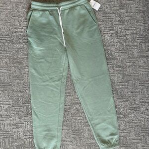 NEW Women’s sage Green Jogger sweat pants from Forever 21